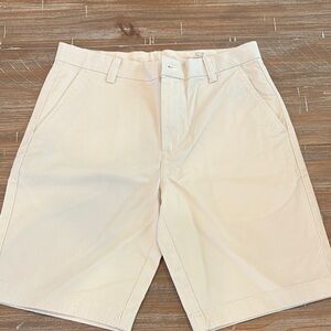 Vineyard Vines BOYS Size 14 Light Khaki Shorts. Size 14 EUC